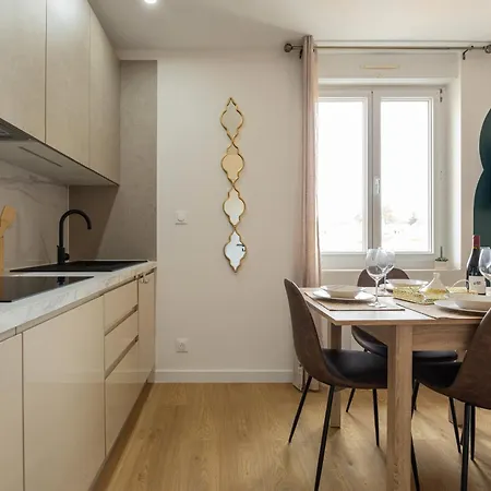 304 Chanzy - T1 Spacieux - Gare & Centre - Wifi Apartment